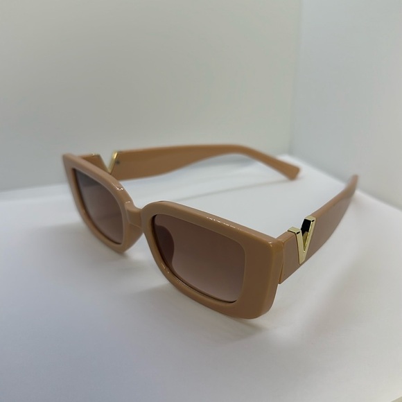 Chic  Retro Nude Square Sunglasses Gold V Detail UV Protection Trendy Shades main image 10